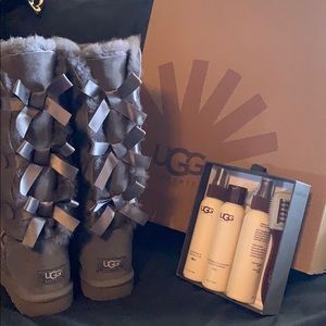 New without tags! Gray Bailey Bow Ugg Boots